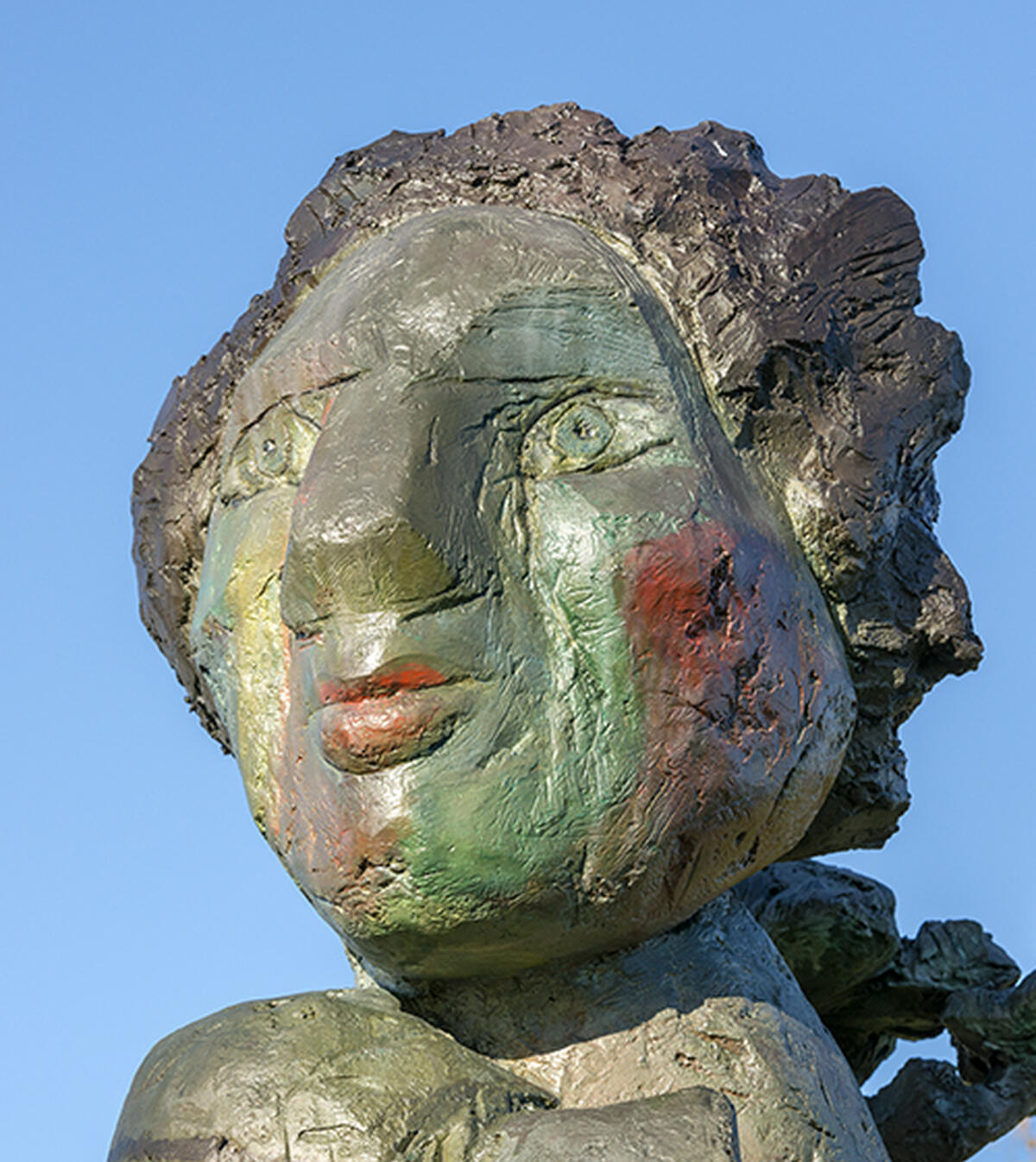 Markus Lüpertz: Daphne, Bronzefigur vor dem Langen Haus, Bild: Christoph Knoch